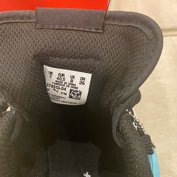 Smash V2 Lace Up Sneakers - Picture 3 of 3